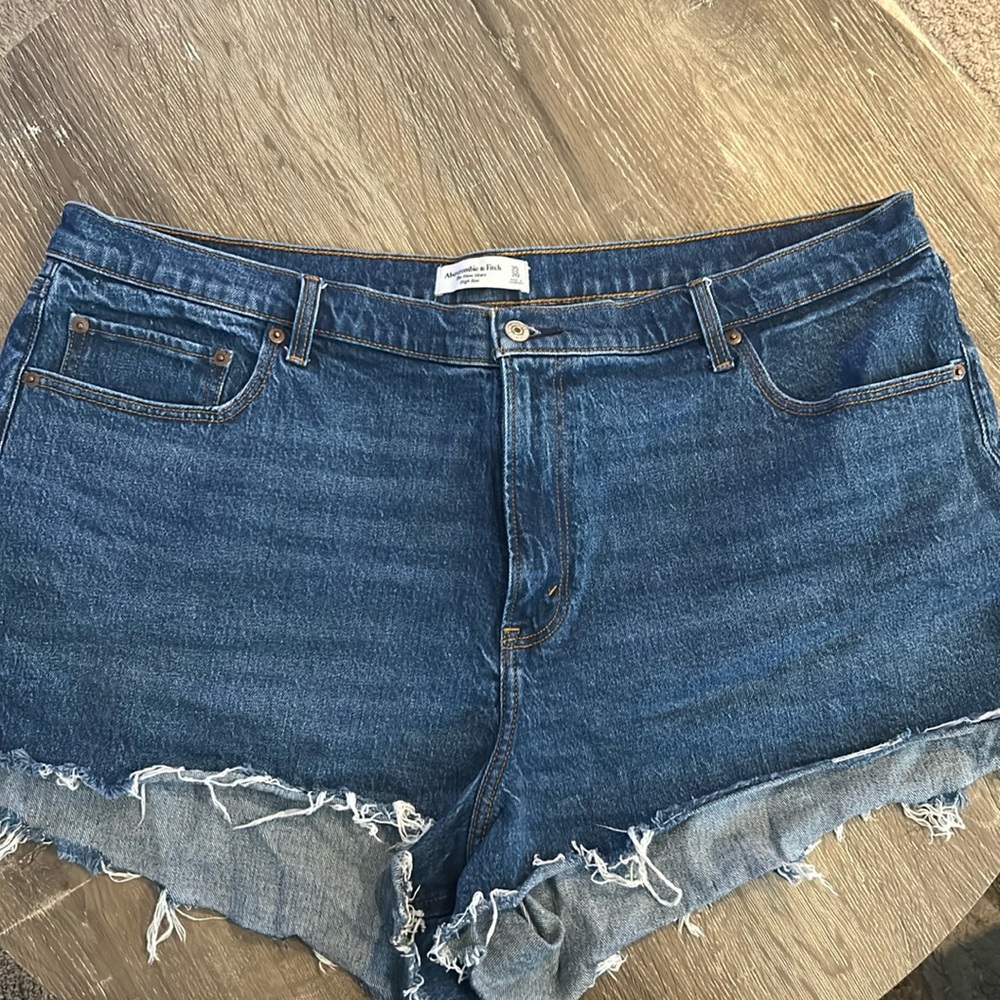 Abercrombie Curve Love, High Rise Mom Short